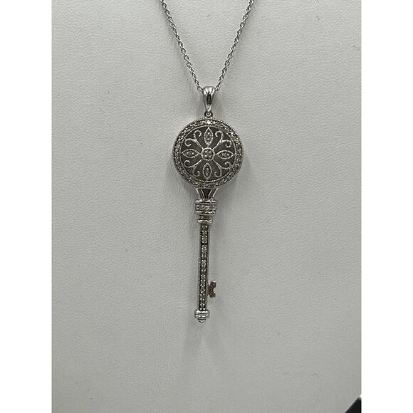 925 Sterling Silver Stamped Genuine Diamonds Floral Key Motif Chain Necklace - Picture 9 of 15